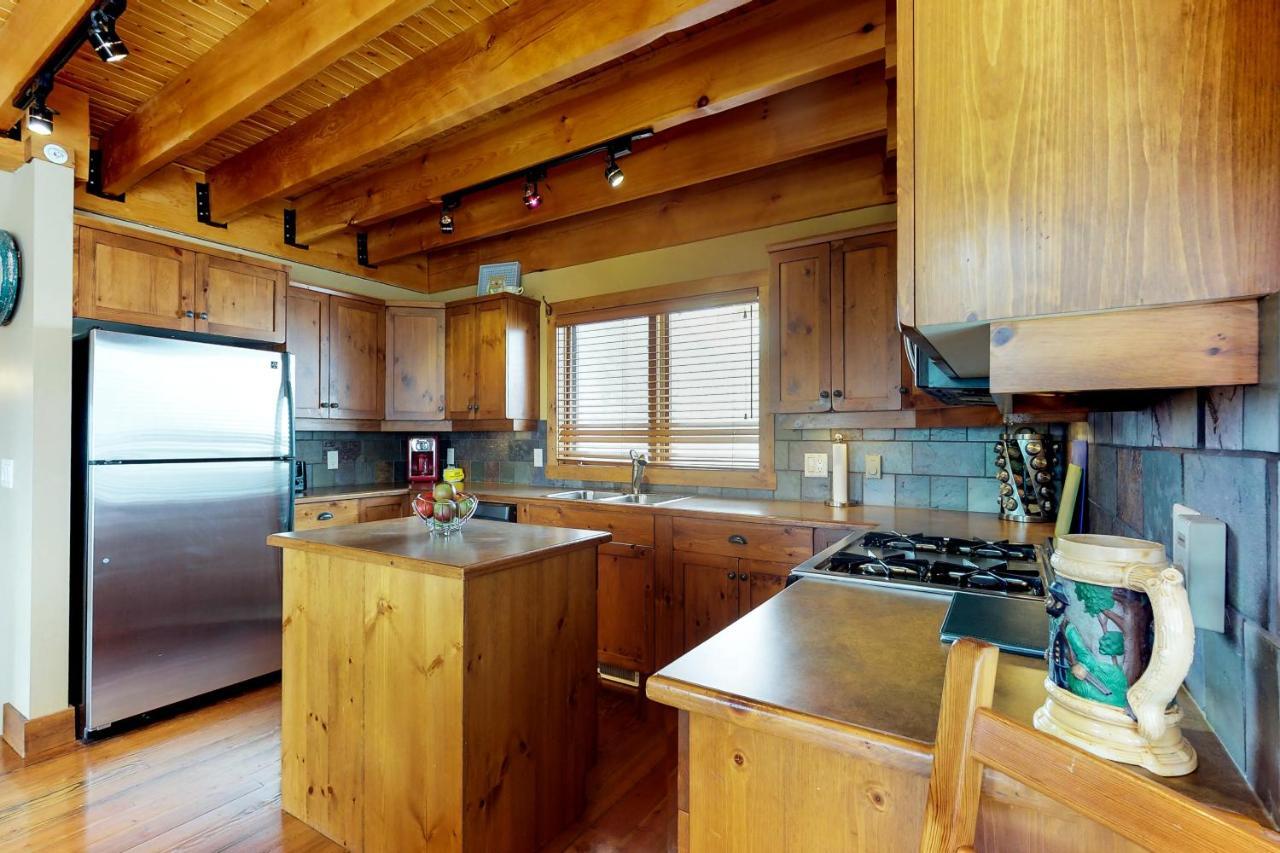 Villa Polar Peak Big White Exterior foto